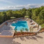 Marina, Spacious 4 Bedroom With Access To Two Shared Pools