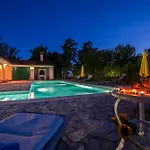 Villa Marina, Spacious 4 Bedroom With Access To Two Shared Pools