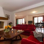 Marina, Spacious 4 Bedroom With Access To Two Shared Pools Villa Koromačno