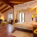 Marina, Spacious 4 Bedroom With Access To Two Shared Pools Koromačno