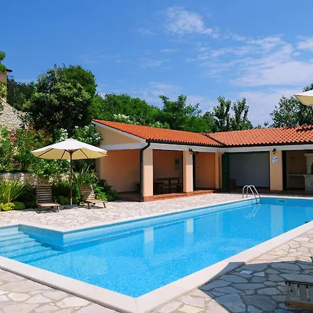 Marina, Spacious 4 Bedroom With Access To Two Shared Pools * Koromačno
