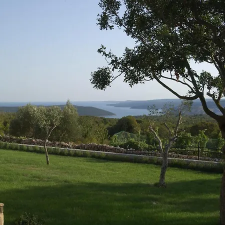 Villa Marina, Spacious 4 Bedroom With Access To Two Shared Pools *