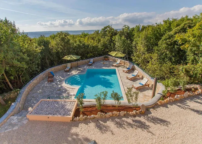 Marina, Spacious 4 Bedroom With Access To Two Shared Pools