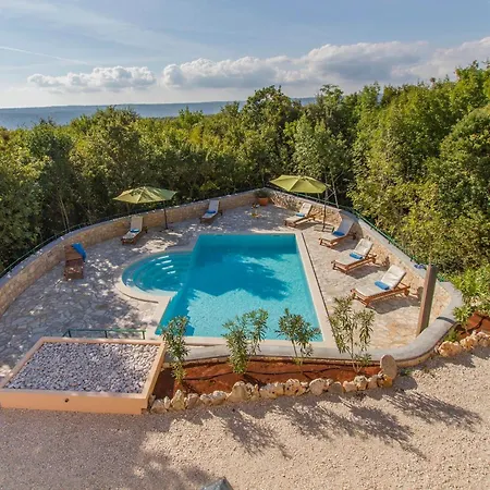 Marina, Spacious 4 Bedroom With Access To Two Shared Pools