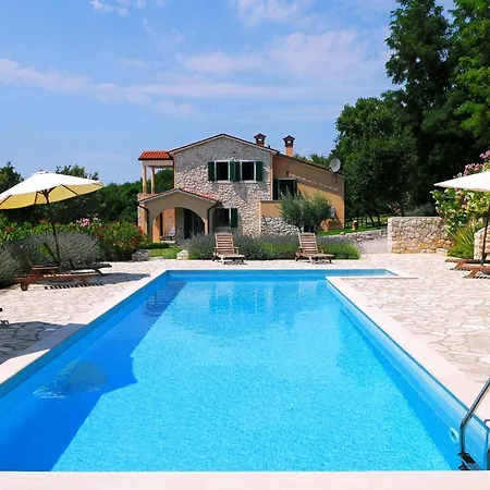 Marina, Spacious 4 Bedroom With Access To Two Shared Pools * Koromačno