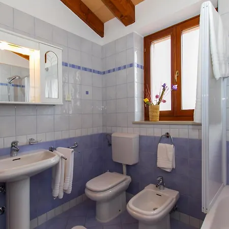 Marina, Spacious 4 Bedroom With Access To Two Shared Pools *
