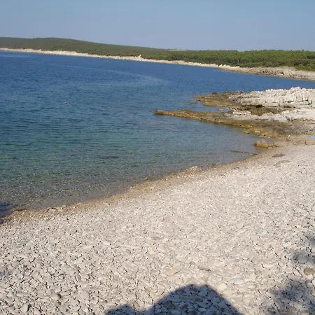 Vila Marina, Spacious 4 Bedroom With Access To Two Shared Pools Koromačno