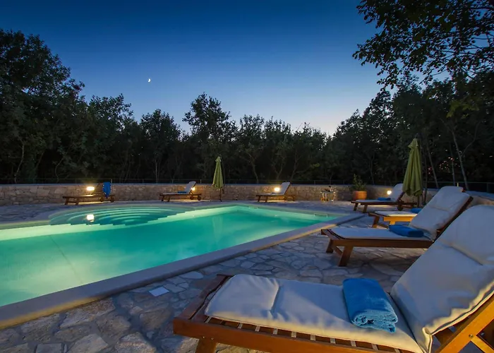 Marina, Spacious 4 Bedroom With Access To Two Shared Pools Koromacno